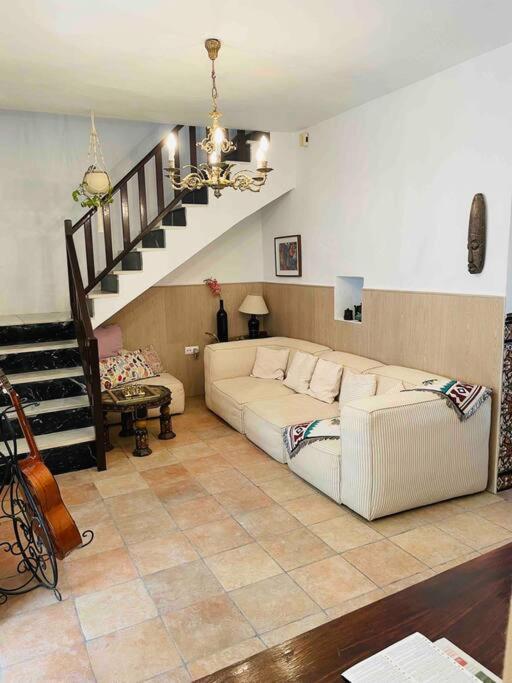 Charming 4 Bedroom Village Home With Patio Mijas Eksteriør bilde